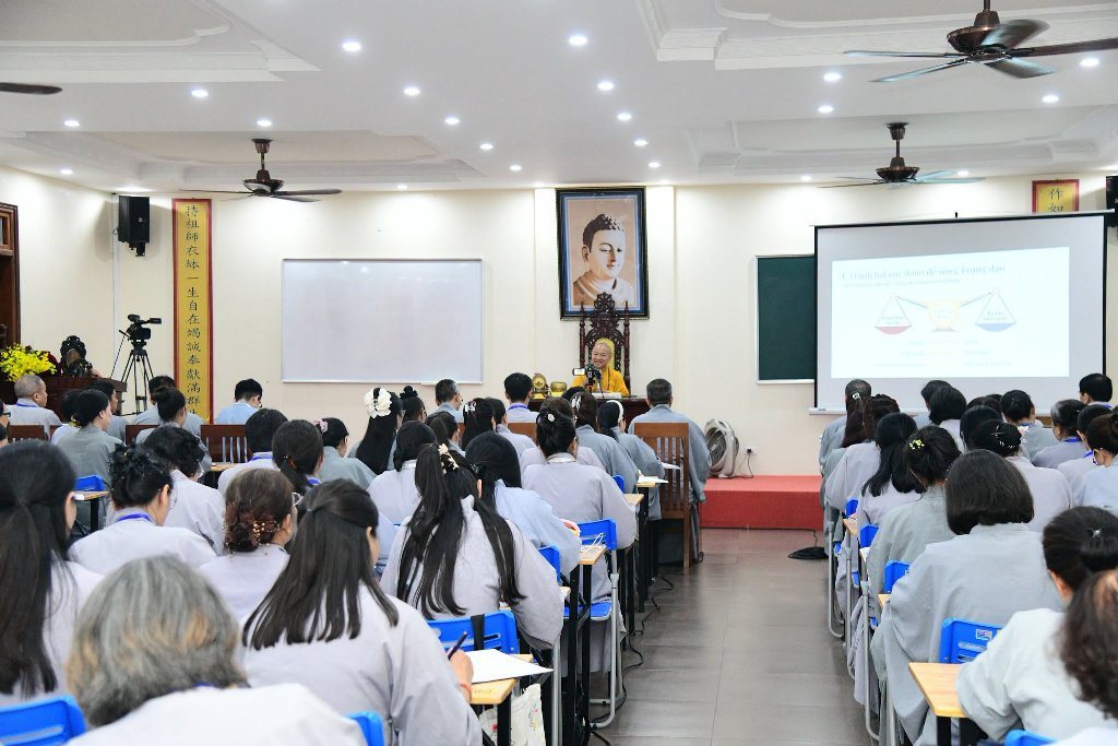 “NGÀY PHẬT CHUYỂN PHÁP LUÂN” – TỪ BÁNH XE CHÁNH PHÁP ĐẾN TRÁCH NHIỆM HOẰNG PHÁP HÔM NAY