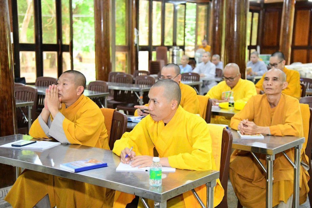 CHỈ THỰC HÀNH MỚI TIẾN BỘ TRÊN ĐƯỜNG TU