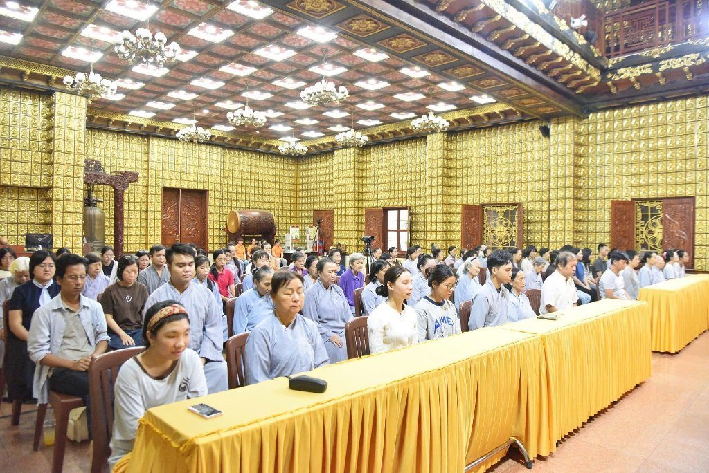 NUÔI DƯỠNG NỤ CƯỜI AN LẠC VÀ TÂM TỪ BI GIỮA ĐỜI THƯỜNG