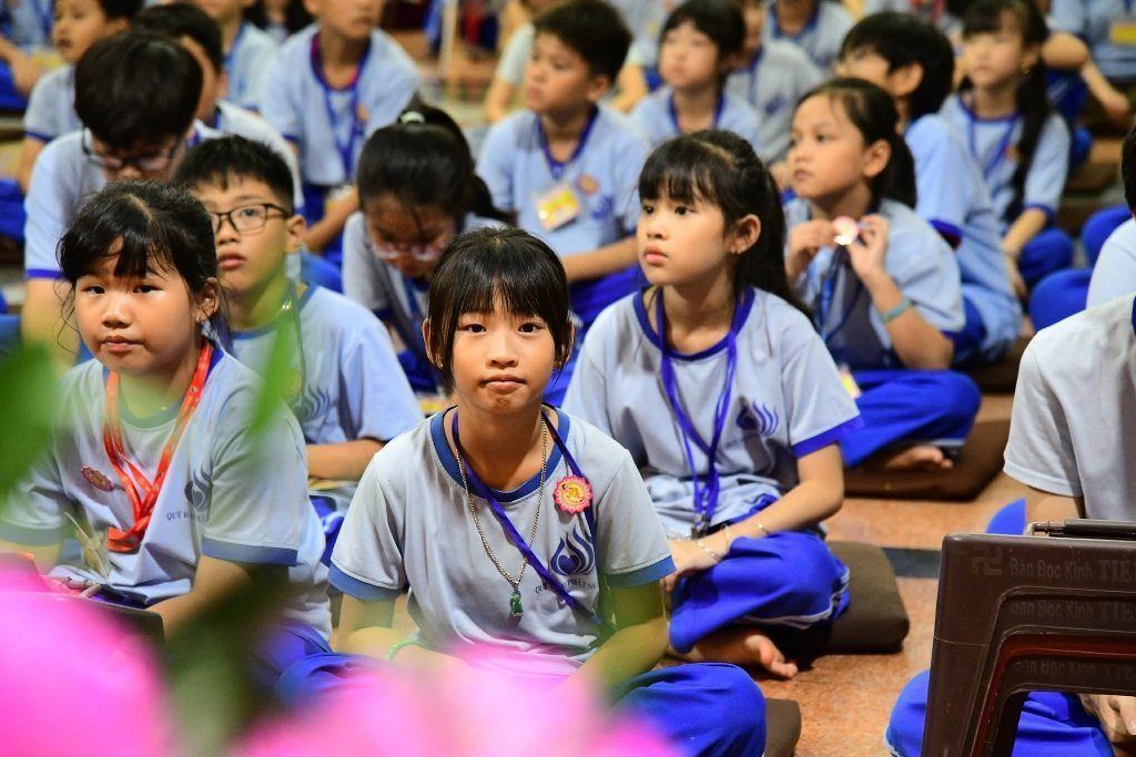 MỖI EM NHỎ LÀ MỘT BÚP SEN GIỮA MÙA PHẬT ĐẢN