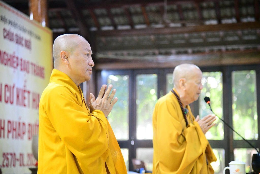 NGƯỜI XUẤT GIA PHẢI NUÔI LỚN TÂM NGUYỆN HOẰNG PHÁP LỢI SINH
