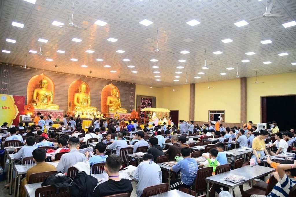 Hơn 300 khóa sinh đã chính thức trở về Chùa Giác Ngộ Đất Đỏ để tham dự Khóa Tu Xuất Gia Báo Hiếu lần thứ 5