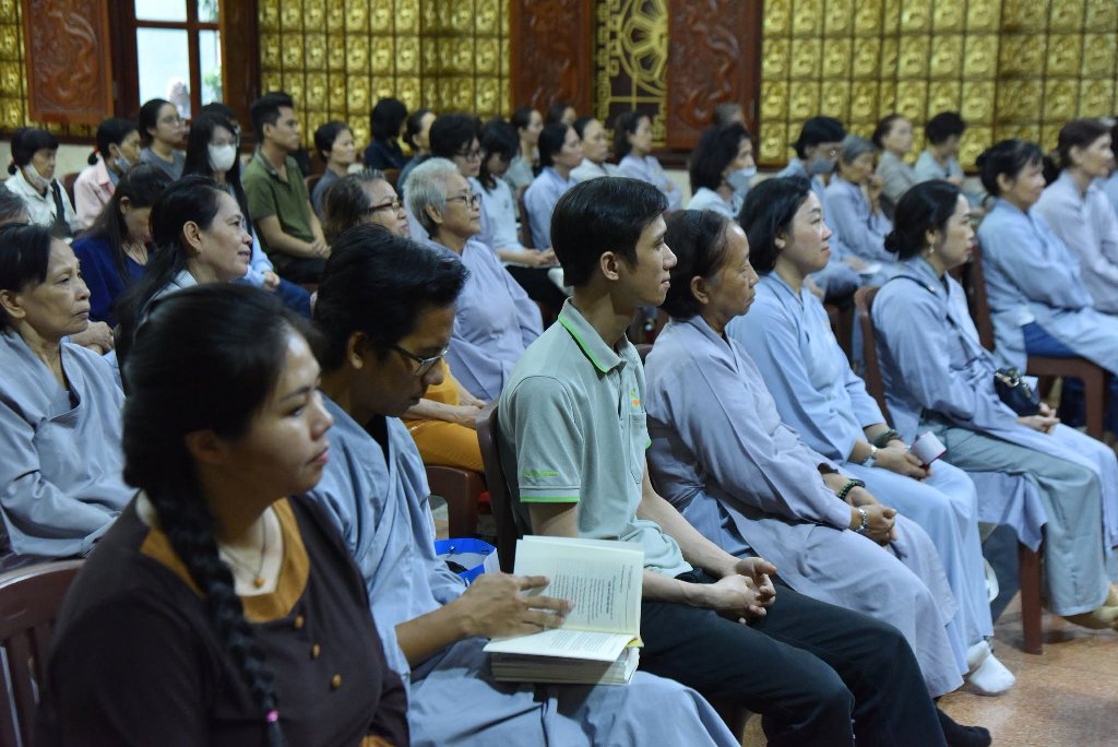 LÀM CHỦ TÂM Ý LÀ LÀM CHỦ CUỘC ĐỜI – PHÁP THOẠI Ý NGHĨA CỦA SƯ CÔ THÍCH NỮ MINH HOA TẠI KHÓA TU NGÀY AN LẠC
