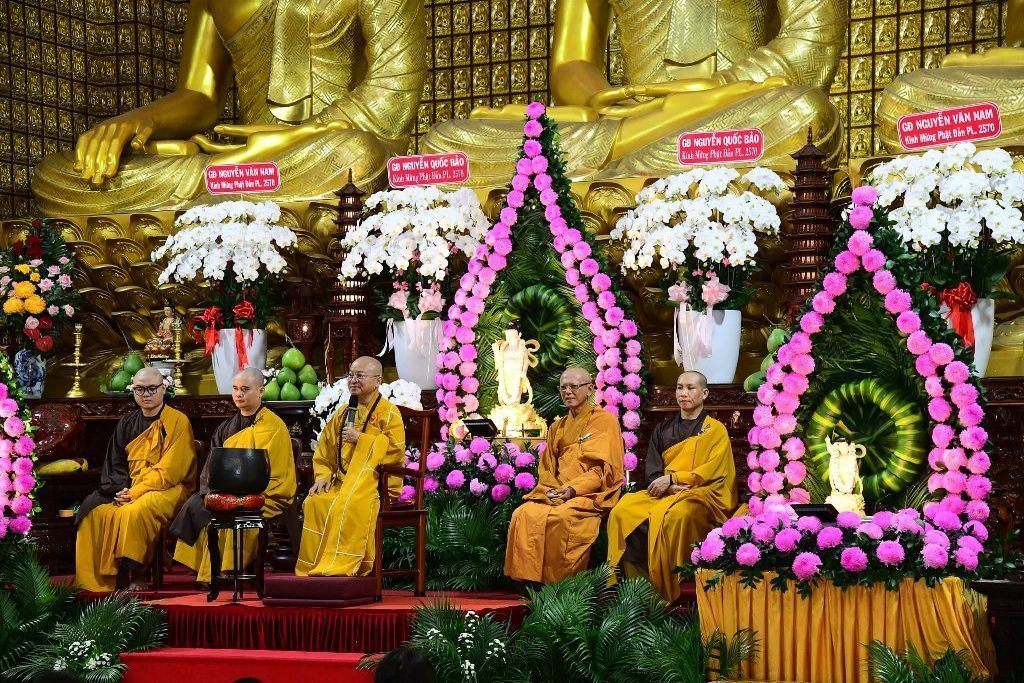 MỖI EM NHỎ LÀ MỘT BÚP SEN GIỮA MÙA PHẬT ĐẢN