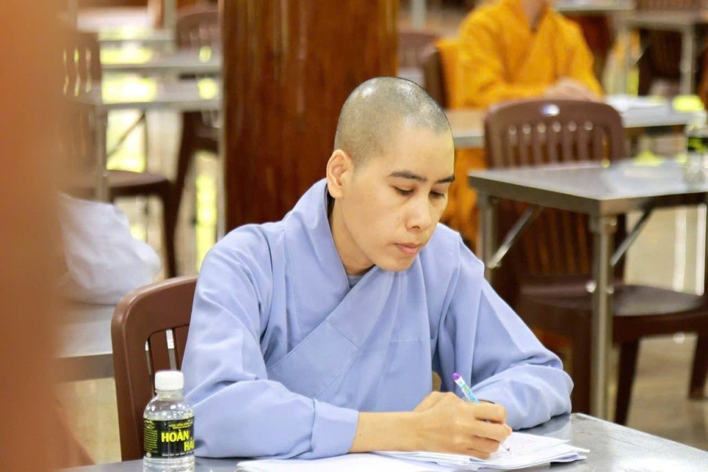 ĐỜI SỐNG XUẤT GIA TU HỌC TRONG MƯỜI HAI PHẦN GIÁO CỦA ĐỨC PHẬT 