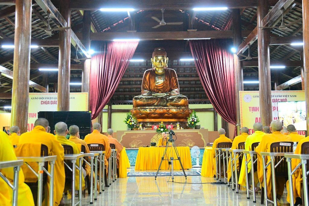 NGƯỜI XUẤT GIA PHẢI NUÔI LỚN TÂM NGUYỆN HOẰNG PHÁP LỢI SINH