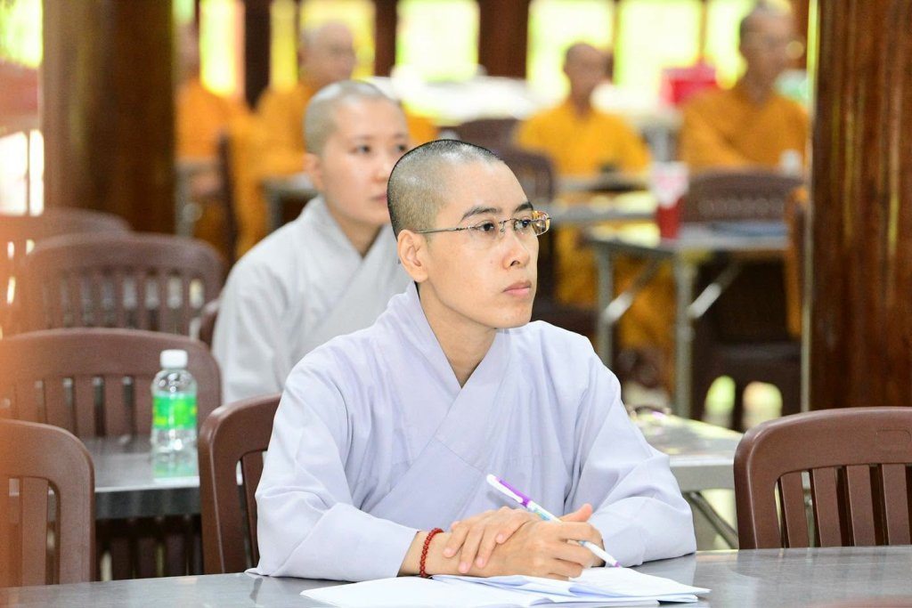 KINH VÍ DỤ CÁI CƯA: BÀI HỌC VỀ NHẪN NHỤC, TỪ BI VÀ LÀM CHỦ NỘI TÂM