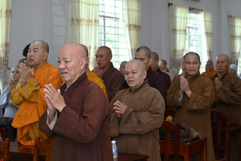 “LÝ TƯỞNG XUẤT TRẦN” – NUÔI DƯỠNG CHÍ NGUYỆN, VỮNG BƯỚC ĐƯỜNG TU
