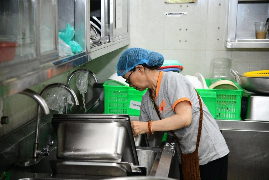 NHỮNG ĐÓA HOA CÔNG ĐỨC DÂNG MÙA PHẬT ĐẢN