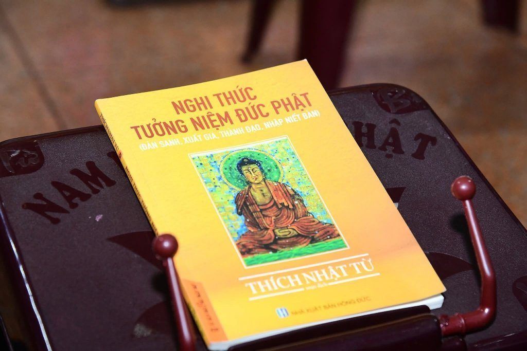 MỖI EM NHỎ LÀ MỘT BÚP SEN GIỮA MÙA PHẬT ĐẢN