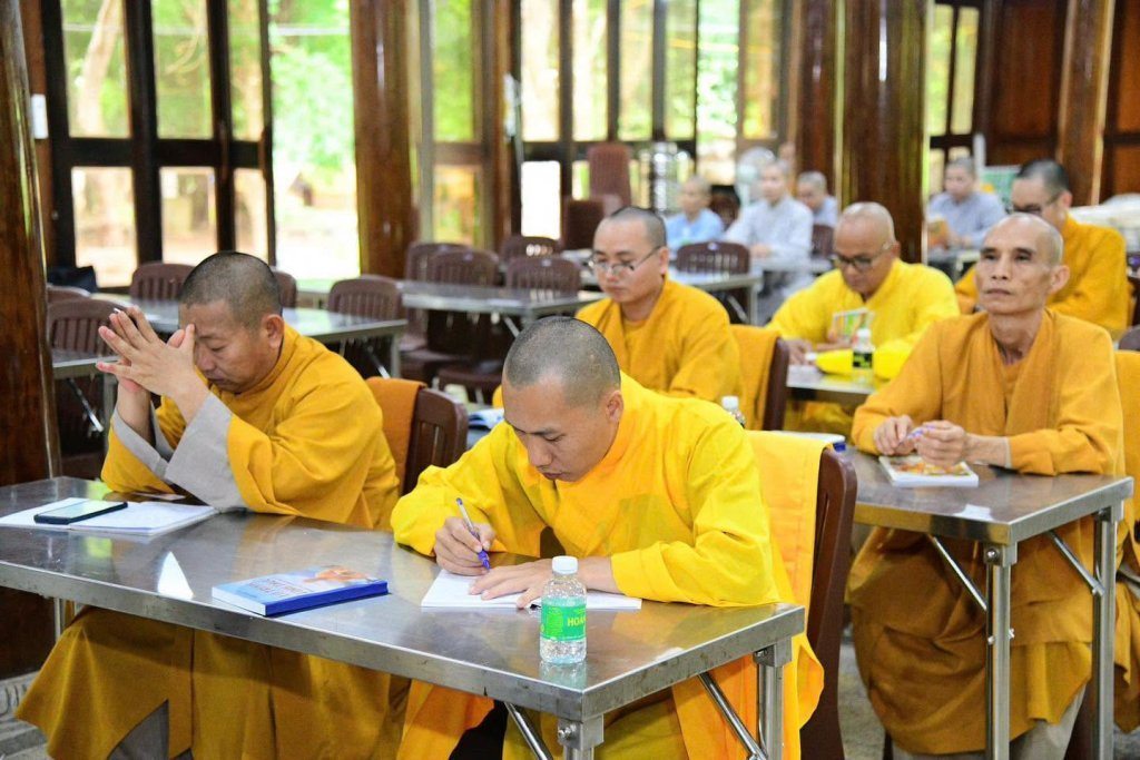 CHỈ THỰC HÀNH MỚI TIẾN BỘ TRÊN ĐƯỜNG TU