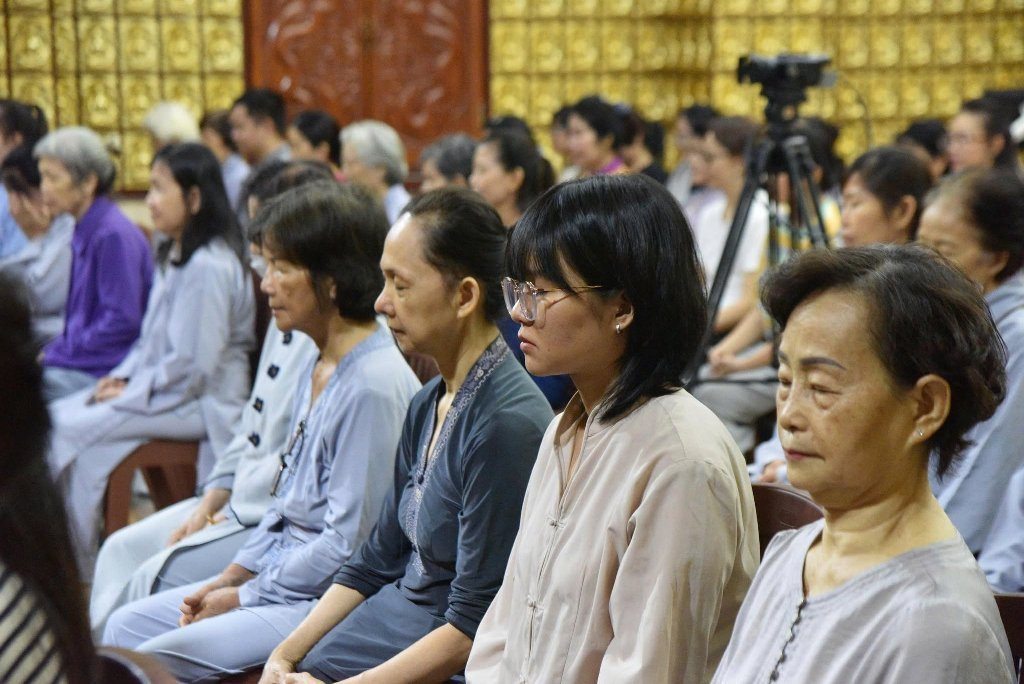 NUÔI DƯỠNG NỤ CƯỜI AN LẠC VÀ TÂM TỪ BI GIỮA ĐỜI THƯỜNG