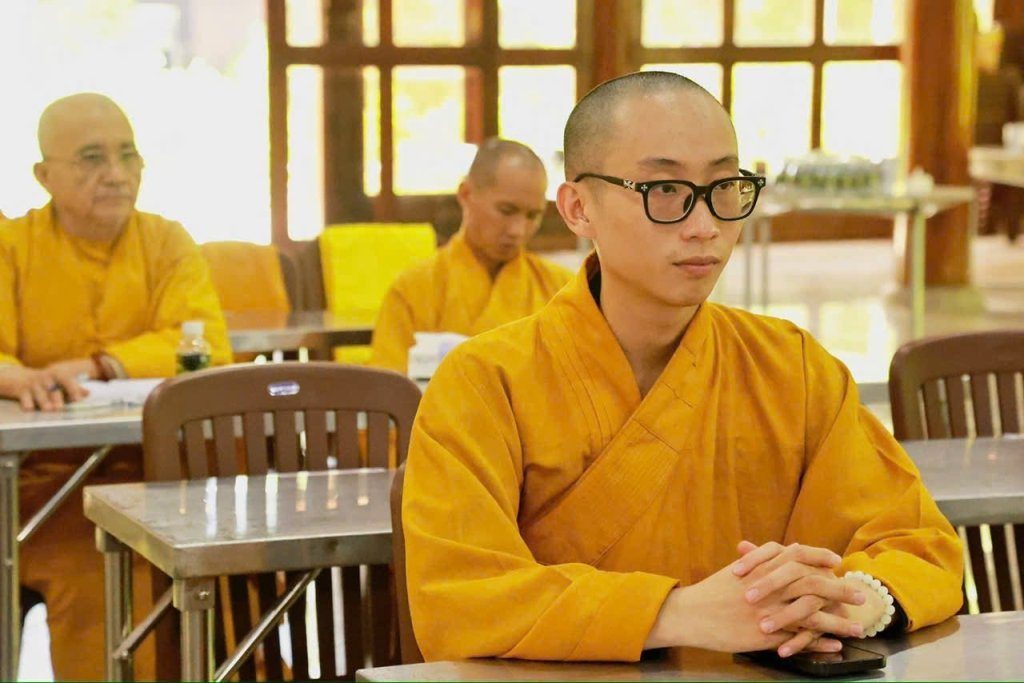 ĐỜI SỐNG XUẤT GIA TU HỌC TRONG MƯỜI HAI PHẦN GIÁO CỦA ĐỨC PHẬT 