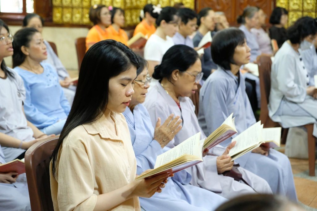 ÔM ẤP ĐỨA TRẺ BÊN TRONG BẰNG TÂM TỪ – HÀNH TRÌNH CHỮA LÀNH TỪ SỰ HIỂU THƯƠNG