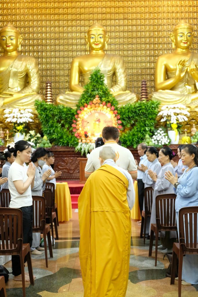 ÔM ẤP ĐỨA TRẺ BÊN TRONG BẰNG TÂM TỪ – HÀNH TRÌNH CHỮA LÀNH TỪ SỰ HIỂU THƯƠNG