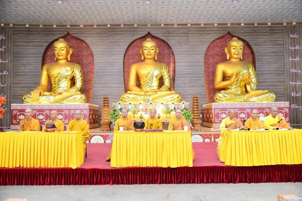 KHAI MẠC KHÓA TU “PHƯƠNG TRỜI THONG DONG” LẦN 10: GIEO DUYÊN XUẤT GIA, CÙNG TĂNG ĐOÀN AN CƯ TU HỌC