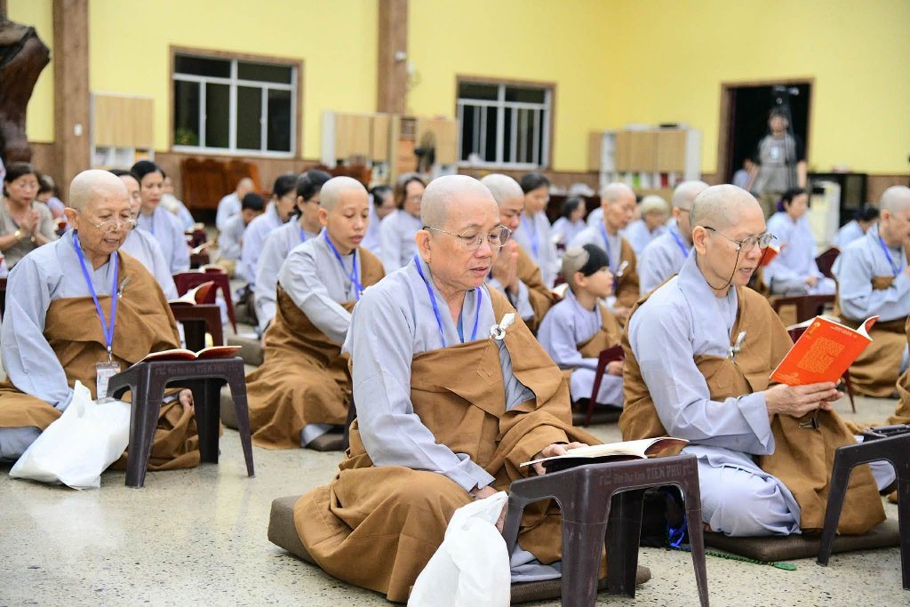 TRANG NGHIÊM TỤNG KINH VU LAN BÁO HIẾU