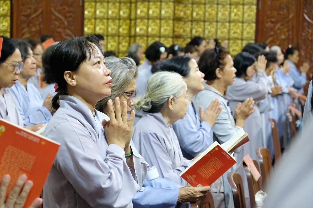 PHỤNG SỰ NHÂN SINH – BIẾN LÒNG TỪ BI THÀNH HÀNH ĐỘNG NHÂN ĐẠO