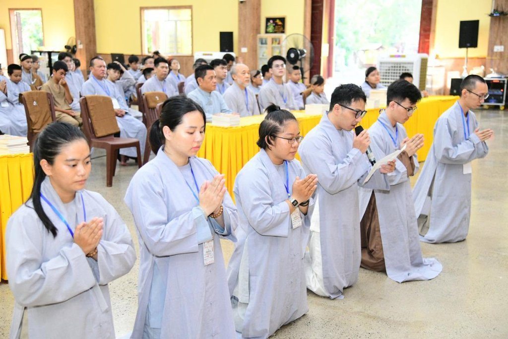 KHAI MẠC KHÓA TU “PHƯƠNG TRỜI THONG DONG” LẦN 10: GIEO DUYÊN XUẤT GIA, CÙNG TĂNG ĐOÀN AN CƯ TU HỌC