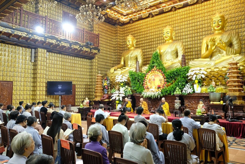 ÔM ẤP ĐỨA TRẺ BÊN TRONG BẰNG TÂM TỪ – HÀNH TRÌNH CHỮA LÀNH TỪ SỰ HIỂU THƯƠNG