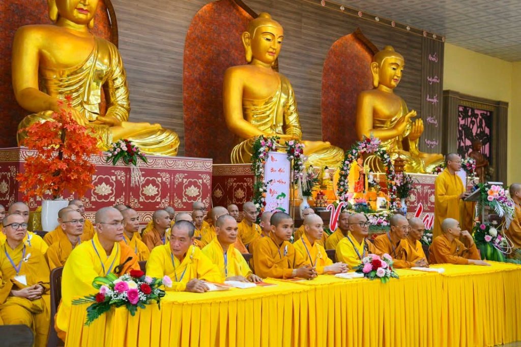 Đạo tràng Đạo Phật Ngày Nay và Phật tử gần xa dâng cúng pháp y, tứ sự đến hành giả an cư tại chùa Giác Ngộ – Đất Đỏ