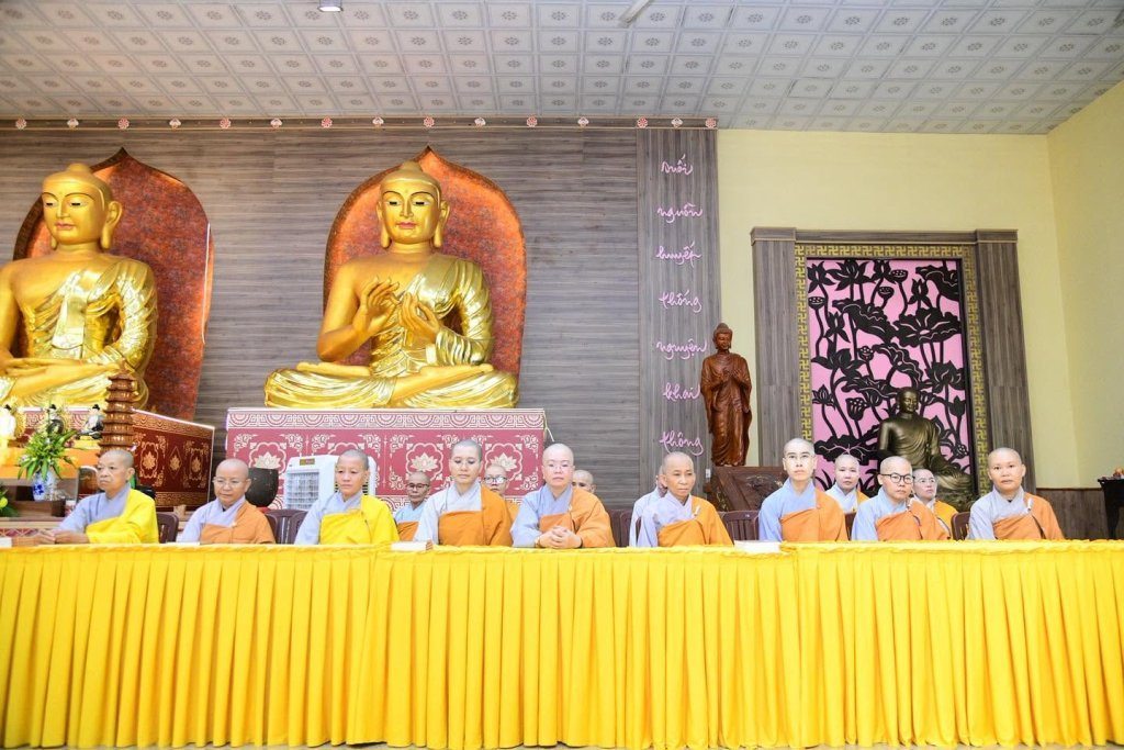 KHAI MẠC KHÓA TU “PHƯƠNG TRỜI THONG DONG” LẦN 10: GIEO DUYÊN XUẤT GIA, CÙNG TĂNG ĐOÀN AN CƯ TU HỌC