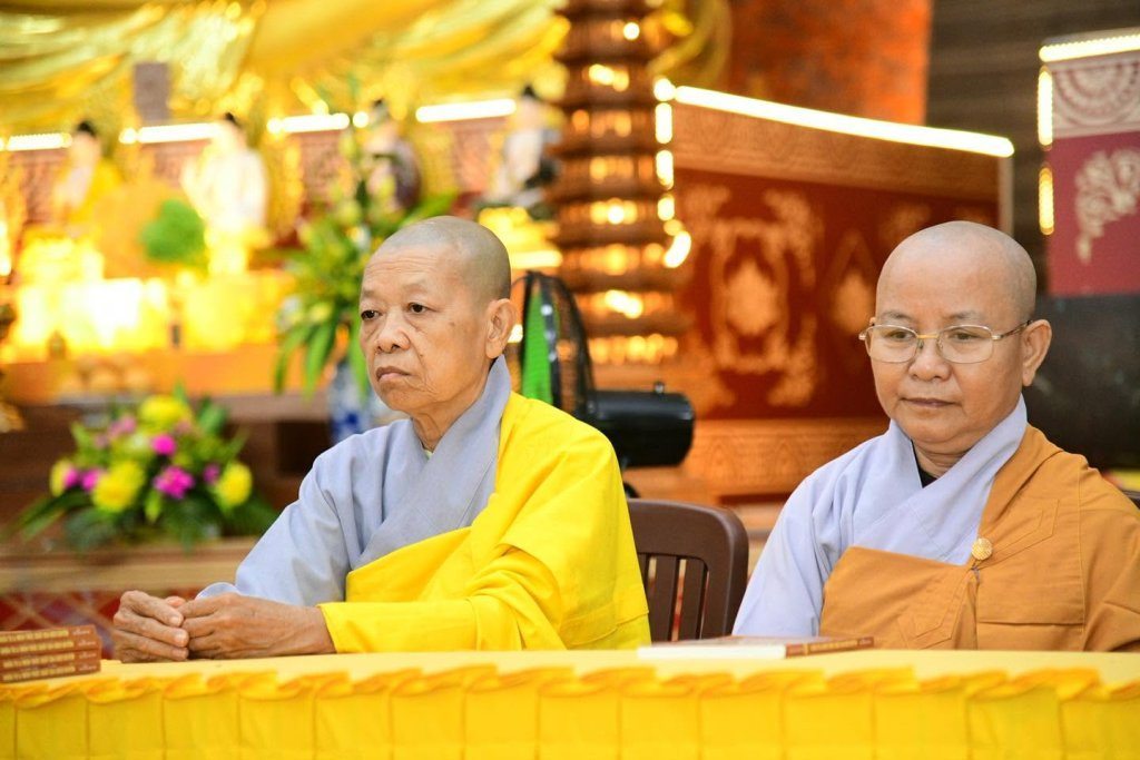 KHAI MẠC KHÓA TU “PHƯƠNG TRỜI THONG DONG” LẦN 10: GIEO DUYÊN XUẤT GIA, CÙNG TĂNG ĐOÀN AN CƯ TU HỌC