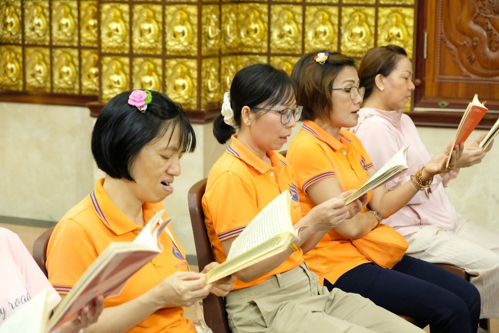 ÔM ẤP ĐỨA TRẺ BÊN TRONG BẰNG TÂM TỪ – HÀNH TRÌNH CHỮA LÀNH TỪ SỰ HIỂU THƯƠNG