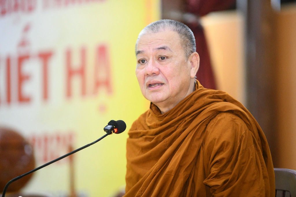 “CON RẮN” VÀ “CHIẾC BÈ” – BÀI HỌC SÂU SẮC VỀ CÁCH HỌC VÀ HÀNH CHÁNH PHÁP