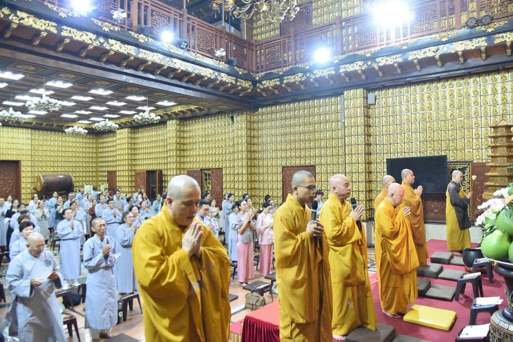 HÀNG TRĂM PHẬT TỬ THAM DỰ LỄ SÁM HỐI TRANG NGHIÊM MÙA VU LAN 2026