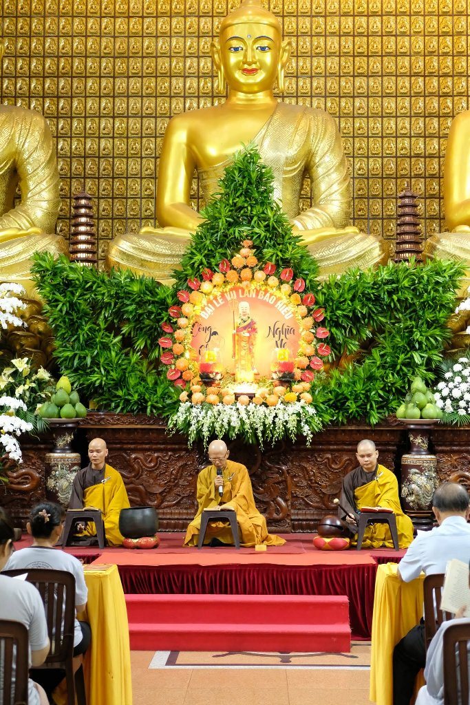 ÔM ẤP ĐỨA TRẺ BÊN TRONG BẰNG TÂM TỪ – HÀNH TRÌNH CHỮA LÀNH TỪ SỰ HIỂU THƯƠNG