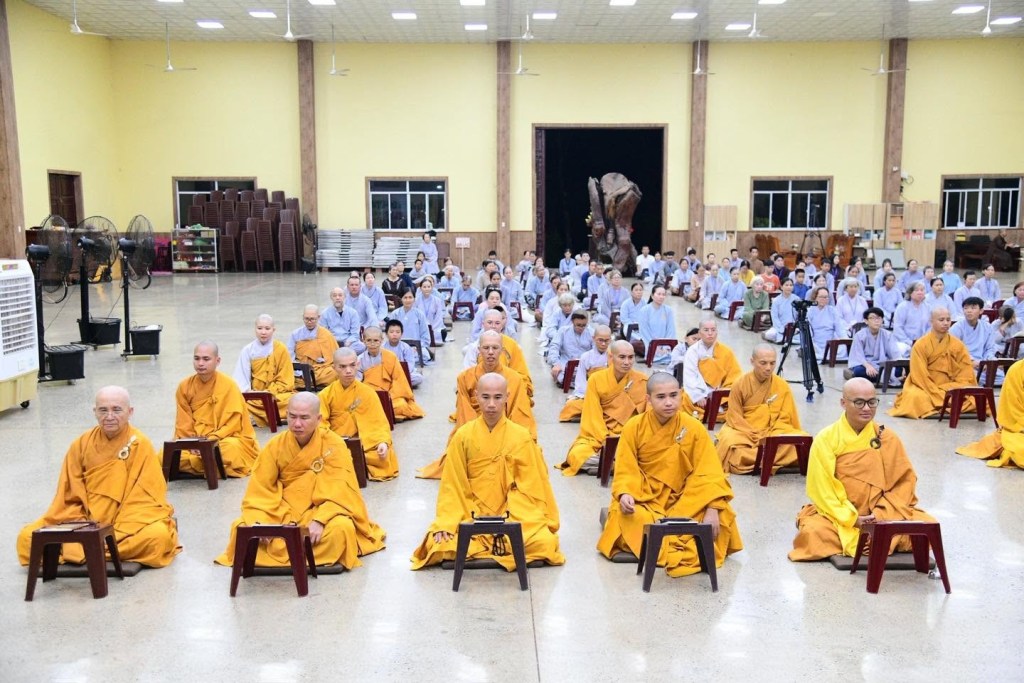 GIEO DUYÊN XUẤT GIA – CÙNG TĂNG ĐOÀN AN CƯ THỰC TẬP SÁM HỐI