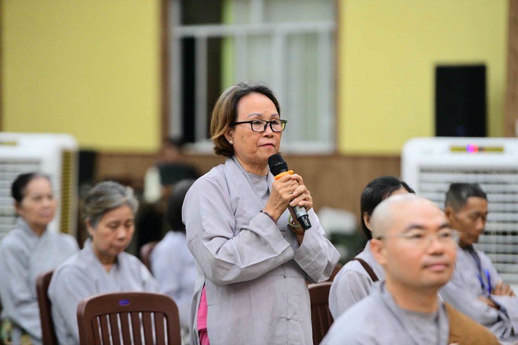 GỠ RỐI BĂN KHOĂN - MỞ RA GÓC NHÌN MỚI VỚI BUỔI VẤN ĐÁP CÙNG TT. THÍCH NHẬT TỪ