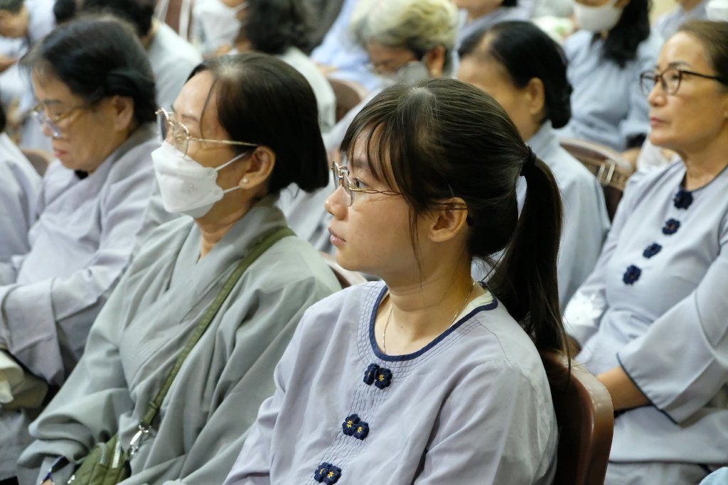 PHỤNG SỰ NHÂN SINH – BIẾN LÒNG TỪ BI THÀNH HÀNH ĐỘNG NHÂN ĐẠO