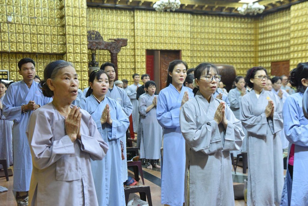 HÀNG TRĂM PHẬT TỬ THAM DỰ LỄ SÁM HỐI TRANG NGHIÊM MÙA VU LAN 2026