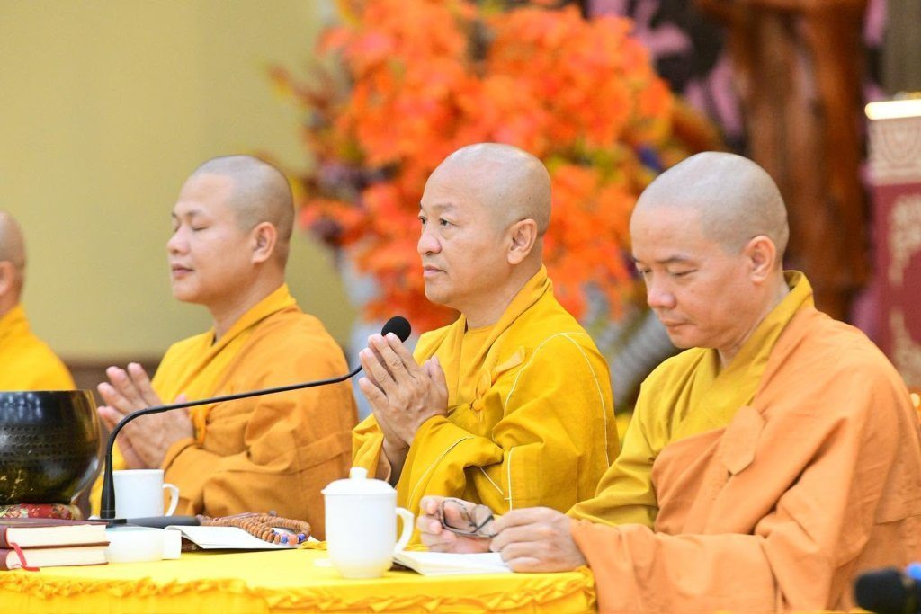 KHAI MẠC KHÓA TU “PHƯƠNG TRỜI THONG DONG” LẦN 10: GIEO DUYÊN XUẤT GIA, CÙNG TĂNG ĐOÀN AN CƯ TU HỌC