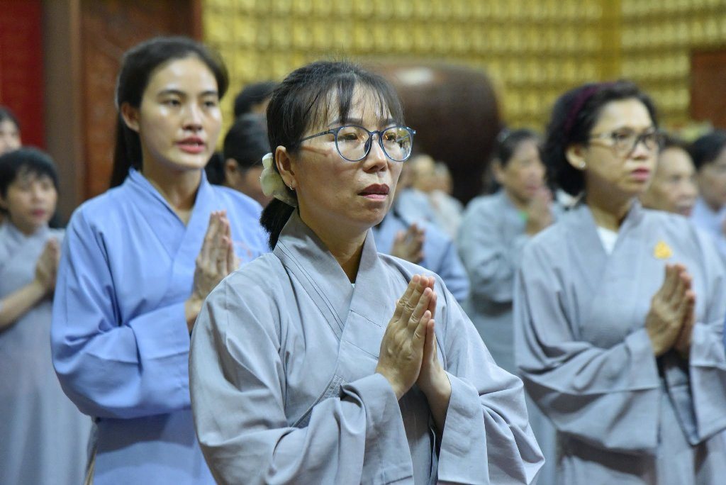 HÀNG TRĂM PHẬT TỬ THAM DỰ LỄ SÁM HỐI TRANG NGHIÊM MÙA VU LAN 2026