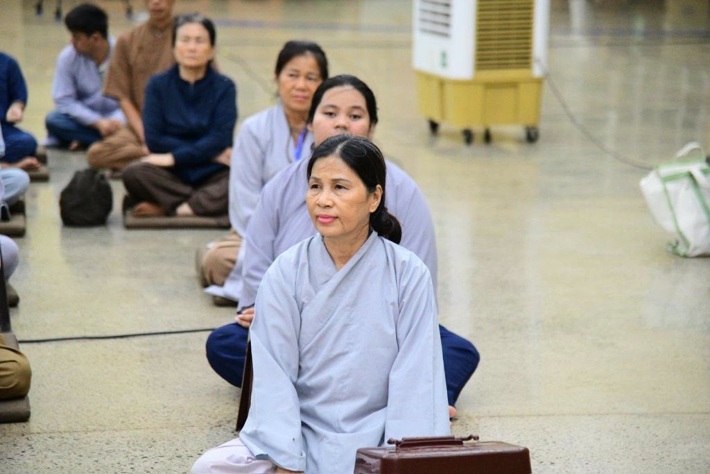 GẦN 100 HÀNH GIẢ “PHƯƠNG TRỜI THONG DONG” LẦN 10 NHẬP CHÚNG, LÀM QUEN NẾP SỐNG TU HỌC TẠI TRƯỜNG HẠ CHÙA GIÁC NGỘ - ĐẤT ĐỎ