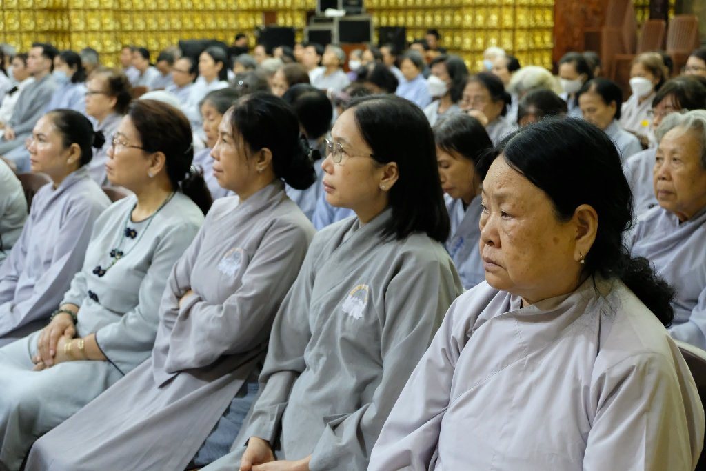 PHỤNG SỰ NHÂN SINH – BIẾN LÒNG TỪ BI THÀNH HÀNH ĐỘNG NHÂN ĐẠO
