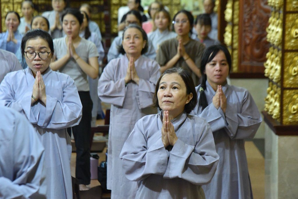 HÀNG TRĂM PHẬT TỬ THAM DỰ LỄ SÁM HỐI TRANG NGHIÊM MÙA VU LAN 2026