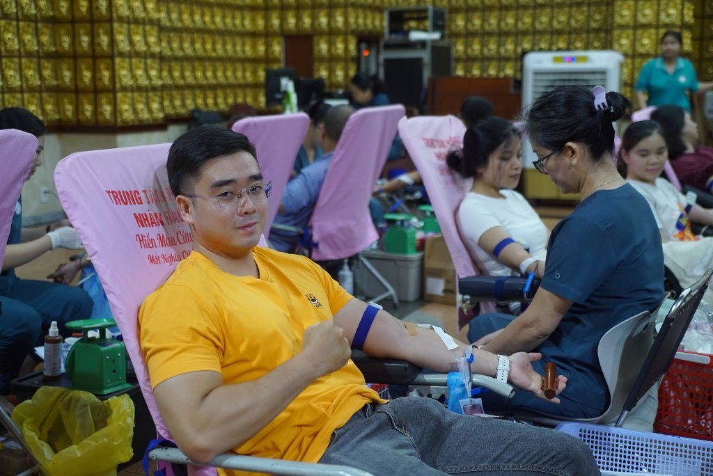 LAN TỎA HẠNH NGUYỆN BỒ-TÁT: HƠN 200 TÌNH NGUYỆN VIÊN THAM GIA HIẾN MÁU NHÂN ĐẠO LẦN THỨ 135 TẠI CHÙA GIÁC NGỘ