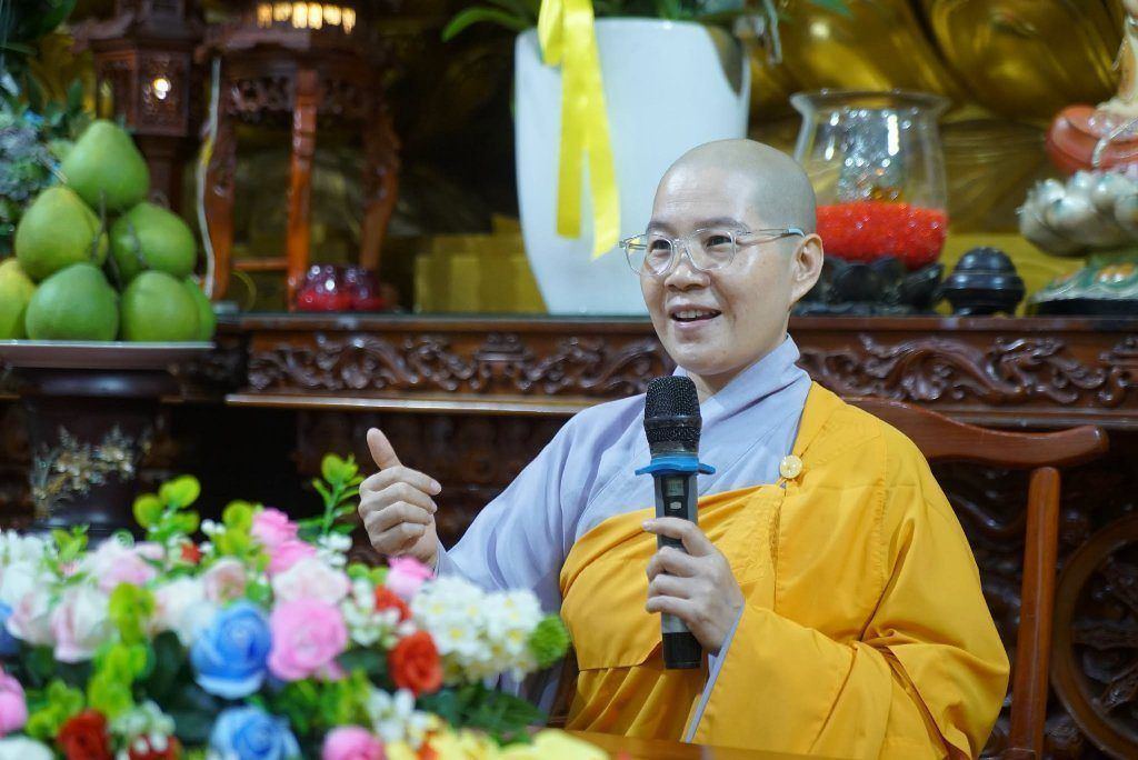 MỘT NGÀY AN LẠC: HỌC CÁCH ĐI TỪ BÓNG TỐI ĐẾN ÁNH SÁNG VÀ NUÔI DƯỠNG HẠNH HIẾU TRONG CUỘC SỐNG