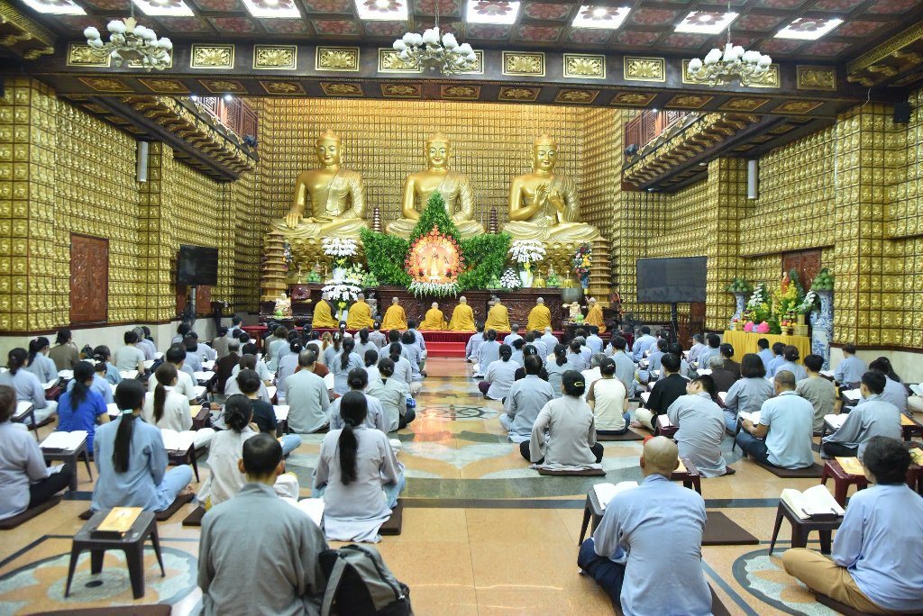 HÀNG TRĂM PHẬT TỬ THAM DỰ LỄ SÁM HỐI TRANG NGHIÊM MÙA VU LAN 2026