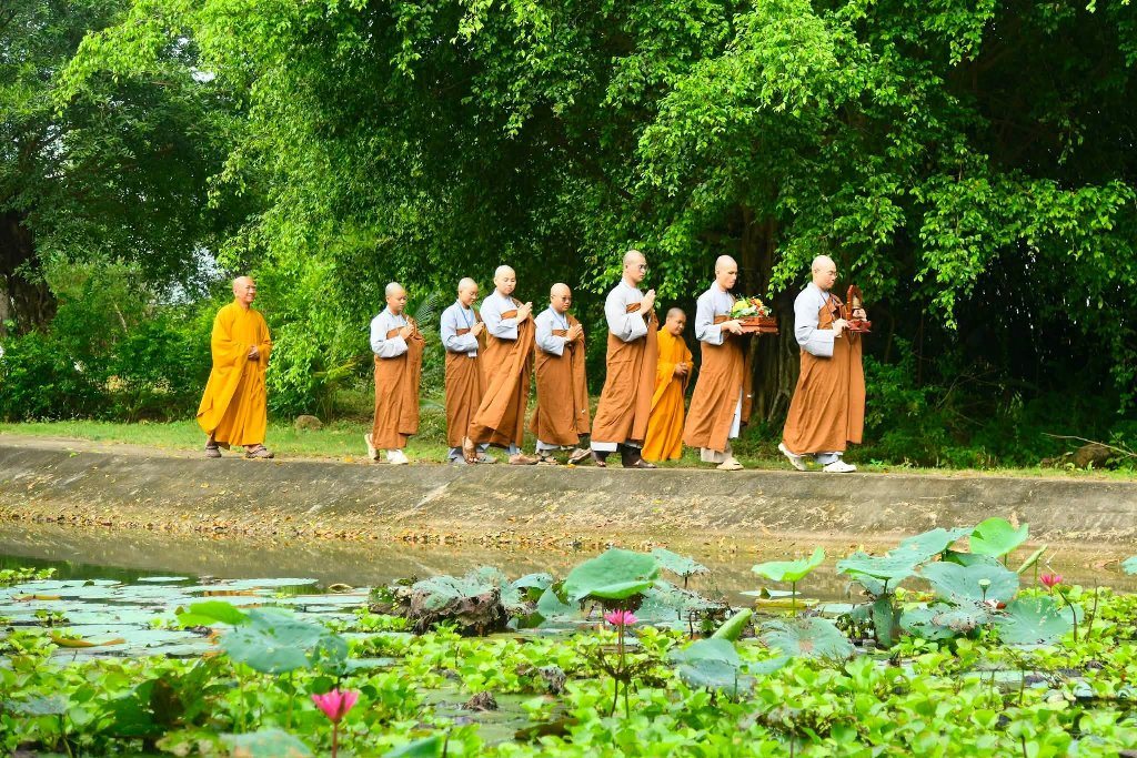 TU TẬP SÁU GIÁC QUAN - HÀNH TRÌNH CHUYỂN HÓA TÂM THỨC