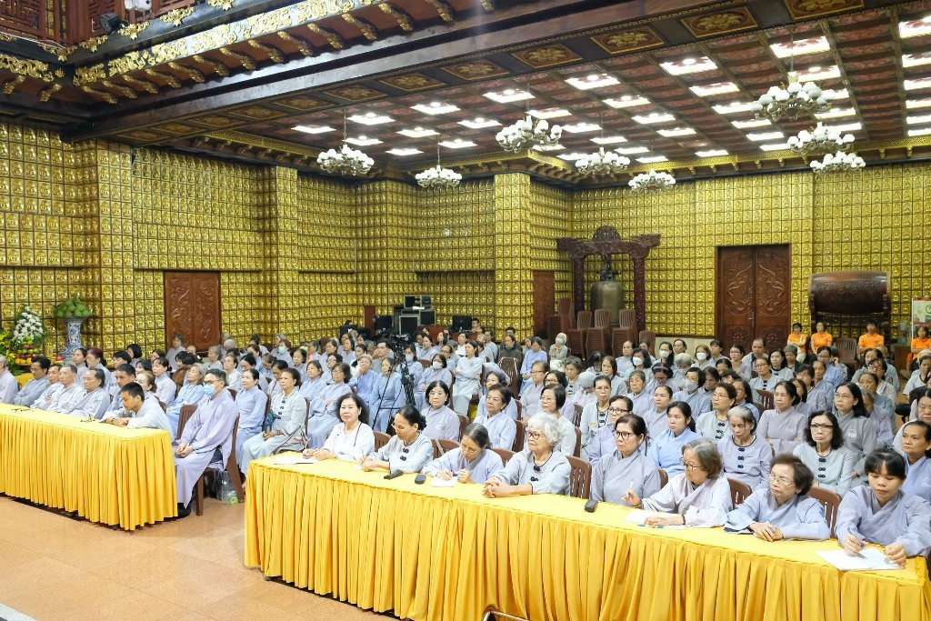 PHỤNG SỰ NHÂN SINH – BIẾN LÒNG TỪ BI THÀNH HÀNH ĐỘNG NHÂN ĐẠO