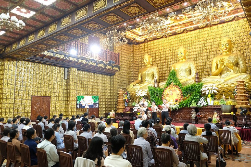 ÔM ẤP ĐỨA TRẺ BÊN TRONG BẰNG TÂM TỪ – HÀNH TRÌNH CHỮA LÀNH TỪ SỰ HIỂU THƯƠNG