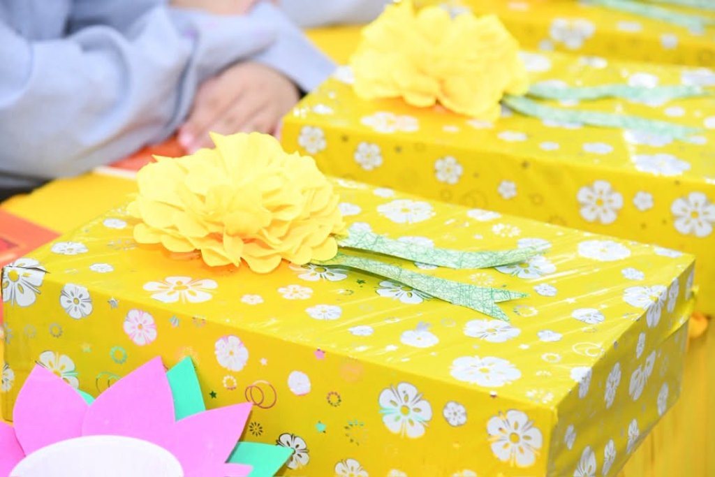 Đạo tràng Đạo Phật Ngày Nay và Phật tử gần xa dâng cúng pháp y, tứ sự đến hành giả an cư tại chùa Giác Ngộ – Đất Đỏ