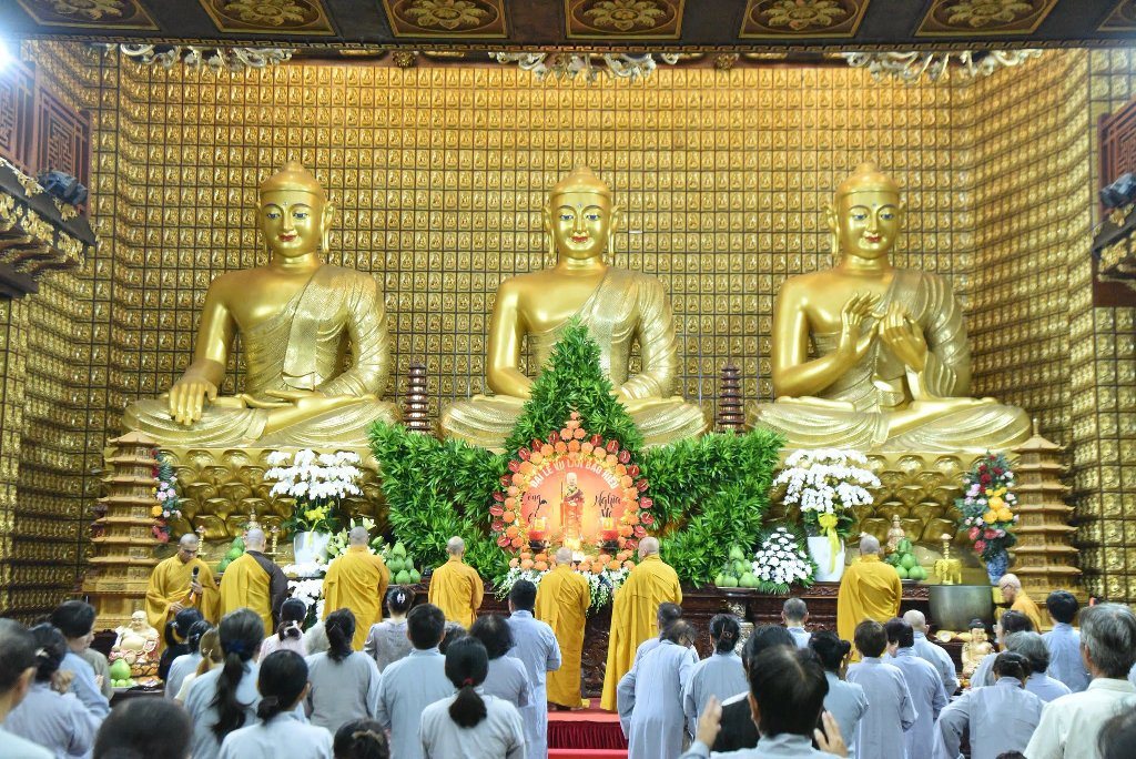 HÀNG TRĂM PHẬT TỬ THAM DỰ LỄ SÁM HỐI TRANG NGHIÊM MÙA VU LAN 2026