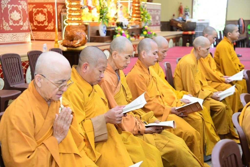 KHAI MẠC KHÓA TU “PHƯƠNG TRỜI THONG DONG” LẦN 10: GIEO DUYÊN XUẤT GIA, CÙNG TĂNG ĐOÀN AN CƯ TU HỌC