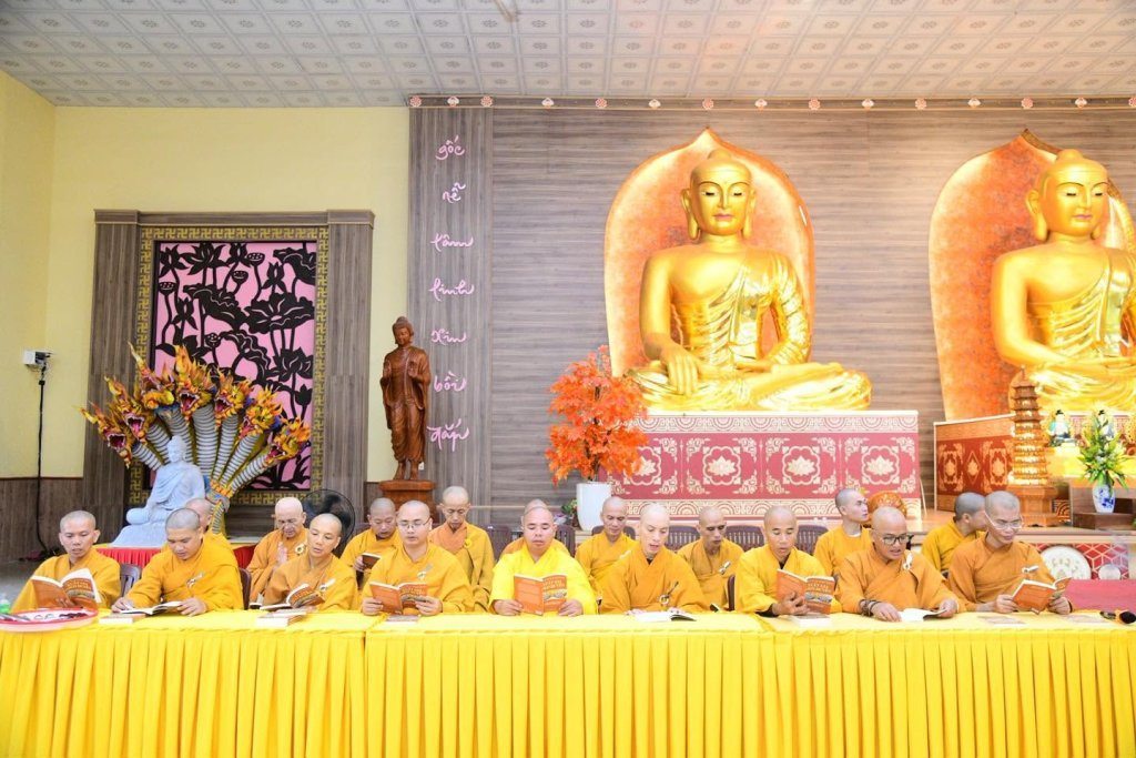 KHAI MẠC KHÓA TU “PHƯƠNG TRỜI THONG DONG” LẦN 10: GIEO DUYÊN XUẤT GIA, CÙNG TĂNG ĐOÀN AN CƯ TU HỌC